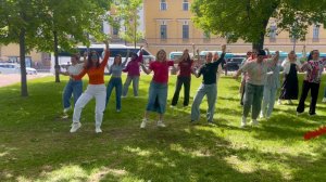 27 мая день города Санкт-Петербург. А мы такие зажигаем, жизнь на улицах Питера кипит