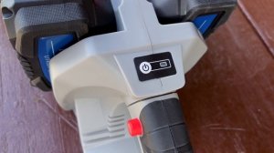 Как подготовить аккумуляторную цепную пилу Hyundai к работе?