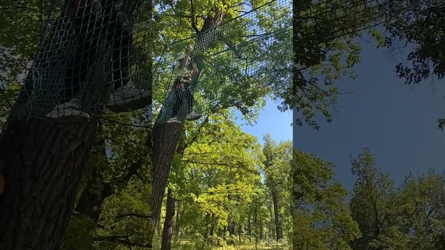 Аделина на веревочной трассе