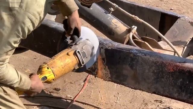 Катастрофа с тяжелым грузом! Рама тележки трактора ломается пополам. Полный процесс ремонт. смотреть онлайн