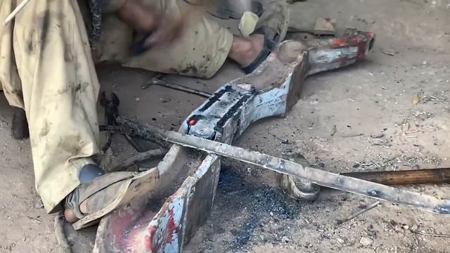 Как отремонтировать сломанную переднюю ось по пакистански. смотреть онлайн