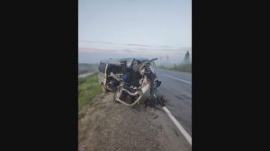 Появились кадры страшной аварии на трассе "Сургут-Салехард", где погибли пять человек.