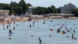 Крым Евпатория Центральный пляж сегодня 2 июля 2025. Море и погода в Крыму сейчас. Пляж на курорте