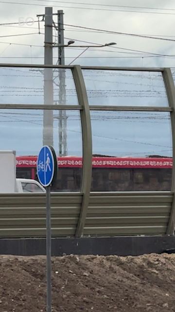 На Кировской дамбе ставят прозрачные экраны смотреть онлайн