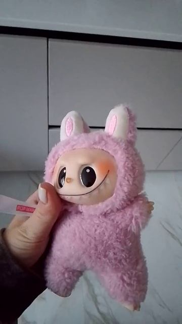 Лабубу игрушка брелок мягкая в коробке 17 см смотреть онлайн