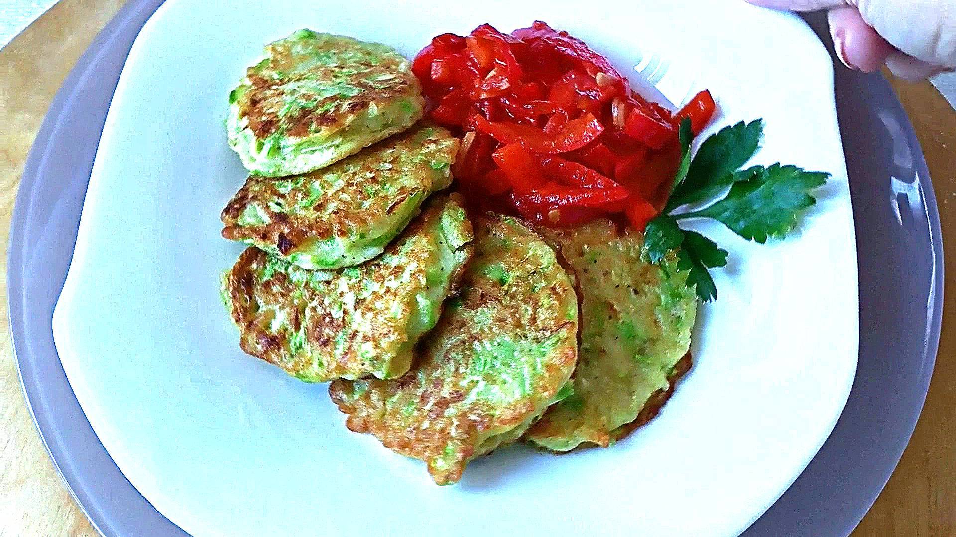 Оладьи из кабачков Вкусно Просто Бюджетно + соус Рецепт на сковороде смотреть онлайн