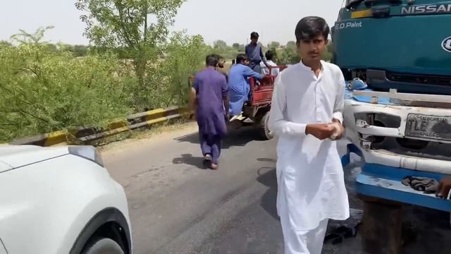 Авария контейнеровоза. Ставим грузовик на колеса. смотреть онлайн