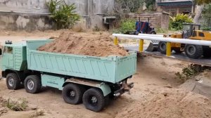 Грузовики на радиоуправлении в действии