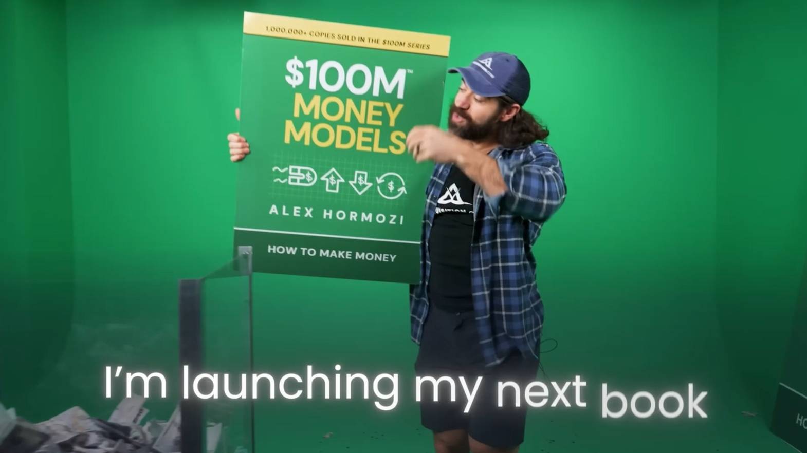 Алекс Хормози Запускает Третью Книгу 