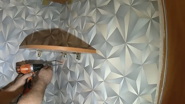 Переклеили обои. Возврат полок на старое место. смотреть онлайн