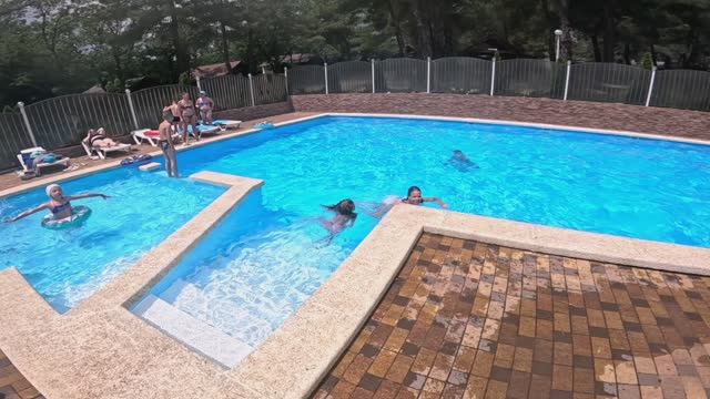 ОТДЫХ В ДИВНОМОРСКОМ С БАССЕЙНОМ.