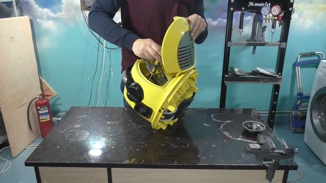 Ремонт пылесоса  Karcher Vc 6300 замена мотора.