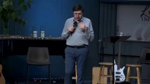 Телефонная зависимость —  Юрий Бондаренко.