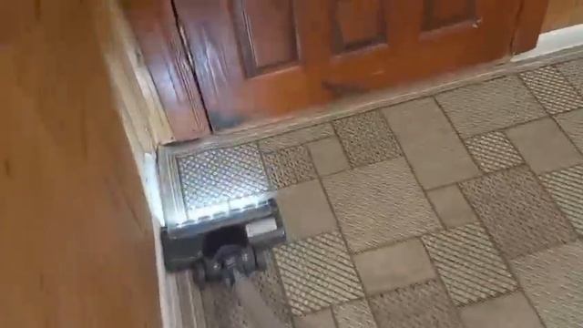 Рассказываю об аккумулятором пылесосе