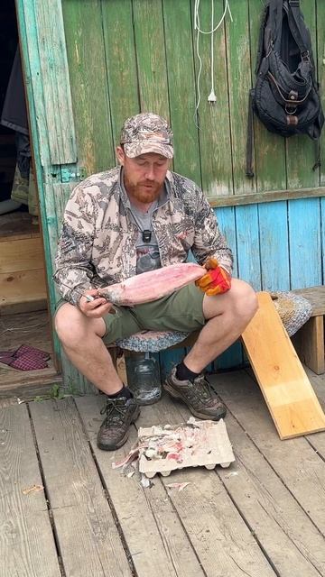 Едим строганину за 3000 км. от места улова смотреть онлайн