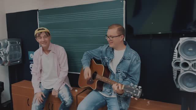 Сергей АРУТЮНОВ, Ласковый Май, Андрей Разин, Иван Воробьев - Как тогда на выпускном смотреть онлайн