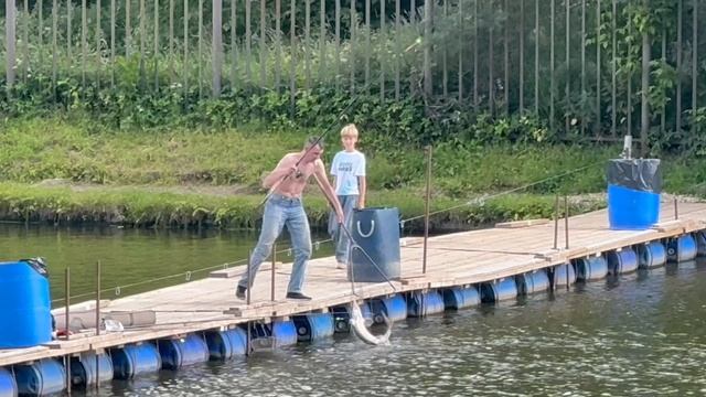 Крупный Осетр смотреть онлайн