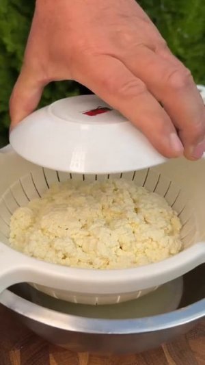 Я просто беру МОЛОКО и через сутки получаю СЫР как в ДЕТСВЕ