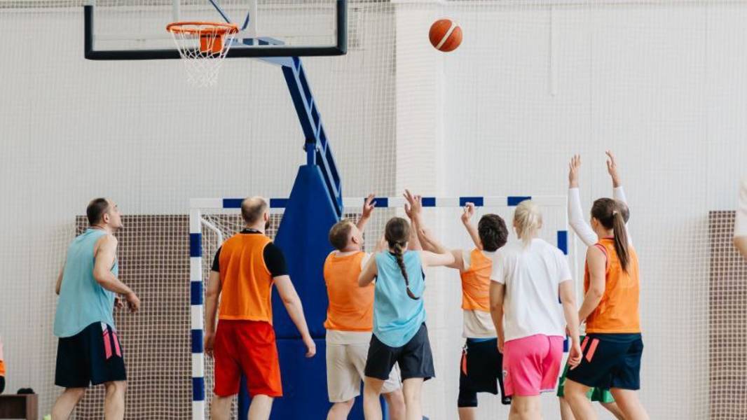 Rodina-kirov Шортс баскетбол( короткие матчи в смешанных командах, мужчины и девушки)