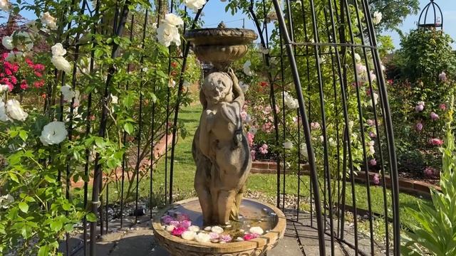 САДЫ БРИТАНИИ. ОЧАРОВАТЕЛЬНЫЙ ЧАСТНЫЙ АНГЛИЙСКИЙ САД. ИЮНЬ 2025 смотреть онлайн