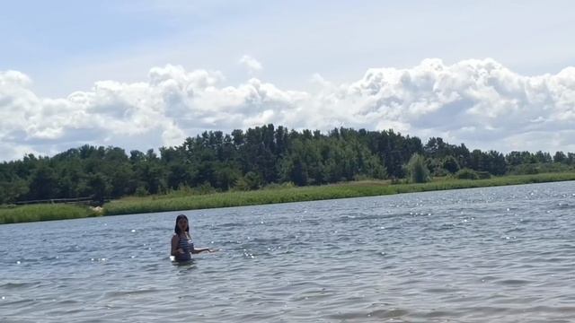 Мы на карьере🌞Вкусная 😋 земляника 🍓 смотреть онлайн