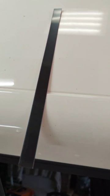 молдинги дверных стоек авто