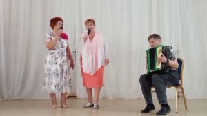 Песня: "Женат на подруге..." (анс. "На завалинке")