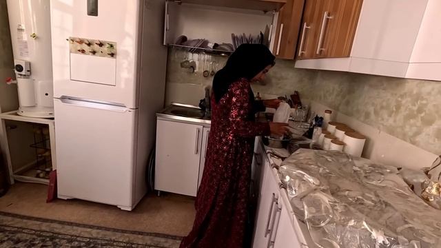 Одинокая мать с четырьмя детьми; Тайиба продолжает набираться сил. смотреть онлайн