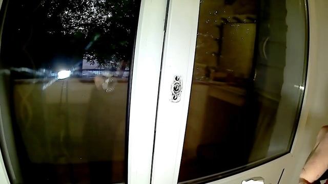 Замена ручки на металлопластиковой двери. Смазка фурнитуры. смотреть онлайн