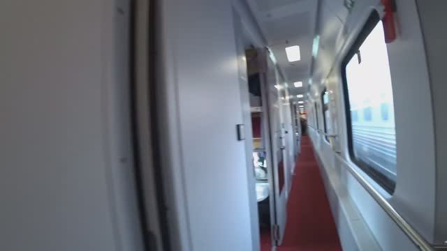 ПОЕЗД 102М АДЛЕР МОСКВА СОЧИ - МОСКВА НА МОРЕ НА ПОЕЗДЕ В КУПЕ ГАЗПРОМ АКВАПАРК ГАЛАКТИКА ВЛОГ смотреть онлайн