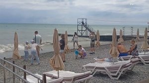 Сочи Адлер пляж Чкаловский сегодня 3 июля 2025. Море и погода в Сочи сейчас. Море штормит, пляж