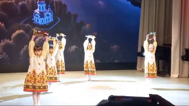 Танец "Матушка - земля", Исполняют: Дети МАДОУ №43 смотреть онлайн