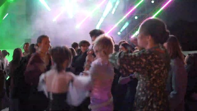 45 000 выпускников! САМЫЙ КРУТОЙ выпускной в истории Москвы! #выпускной #европаплюс #концерт смотреть онлайн