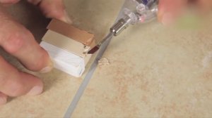 Разные методы ремонта линолеума и мармолеума своими руками за 5 минут!