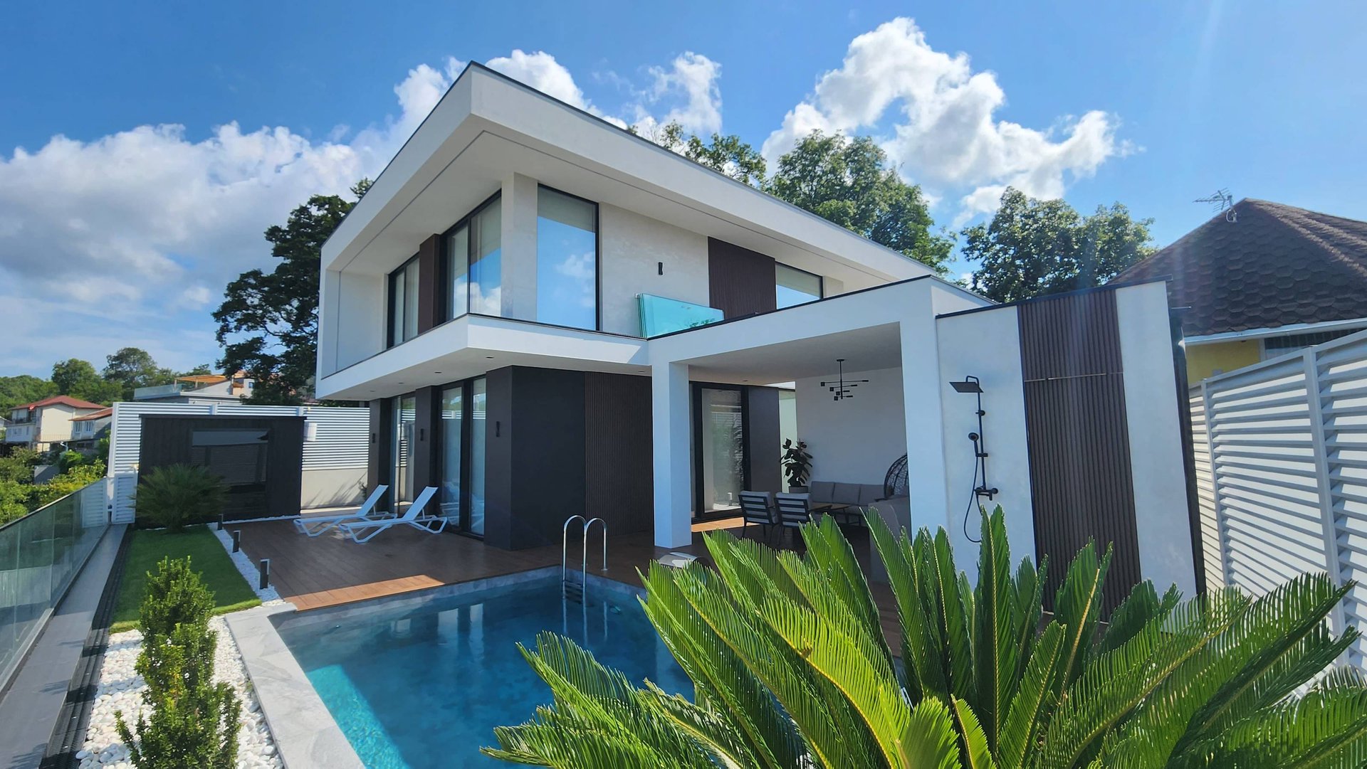 Приватные виллы с видом на море и стильным ремонтом | КП Khosta Art Village (Хоста Арт Вилладж) смотреть онлайн