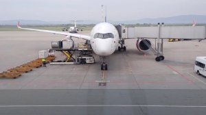 Владивосток. Аэропорт. Как пройти с самолёта на электричку 🤔