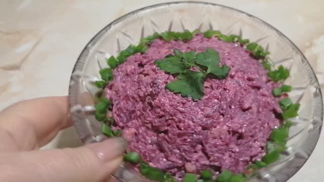 Салат из свёклы.