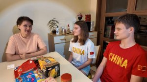 Еда от подписчицы. Пробуем новые китайские снеки, консервы и хлебобулочные изделия.