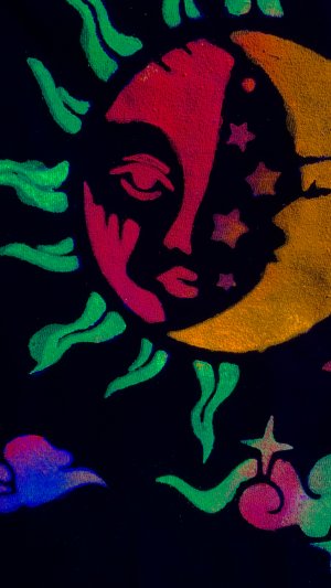 Мастер-класс по росписи ткани через трафарет. Неоновые краски плюс ультрафиолет!