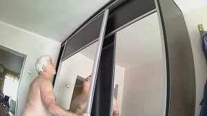 Как поставить и отрегулировать дверь-купе шкафа.