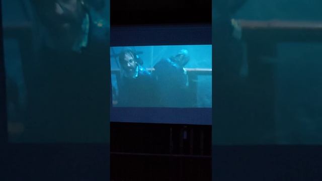 открытый кинотеатр на море