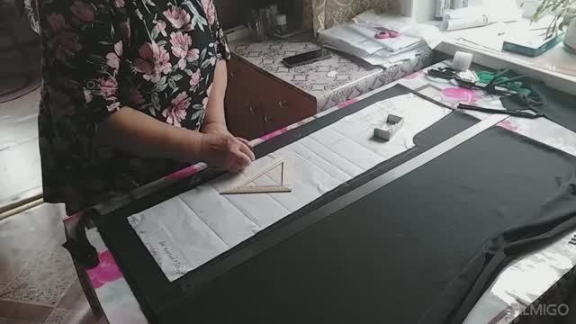 КРОЮ БРЮКИ ДЛЯ КРИСТИ В ШКОЛУ. смотреть онлайн