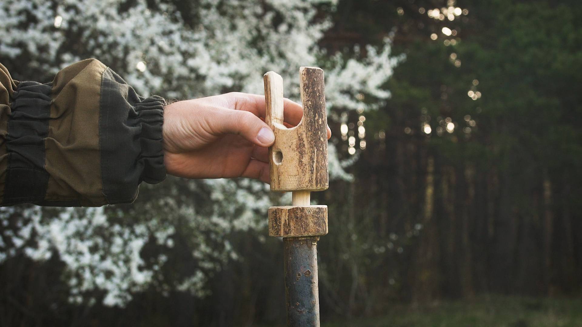 Он научит всему для выживания и похода в лесу! смотреть онлайн