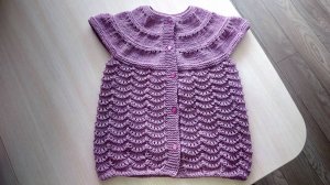 ДЕТСКАЯ ЖИЛЕТКА  "ПЫЛЬНАЯ РОЗА"