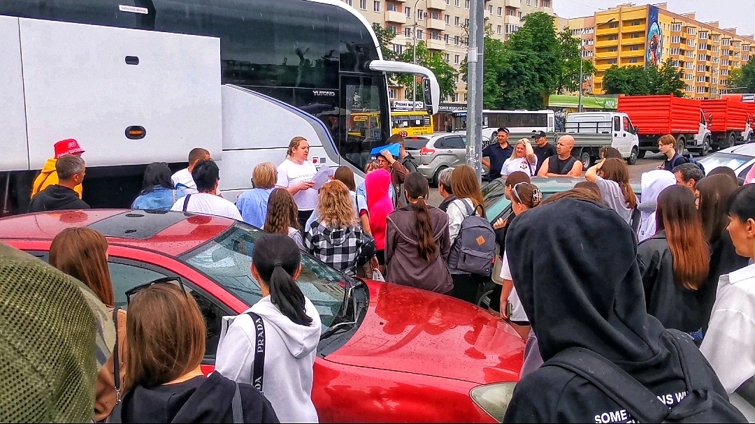 В МАРИУПОЛЕ Провожают в другие города 🏩Восстановление и Жизнь города Сегодня смотреть онлайн