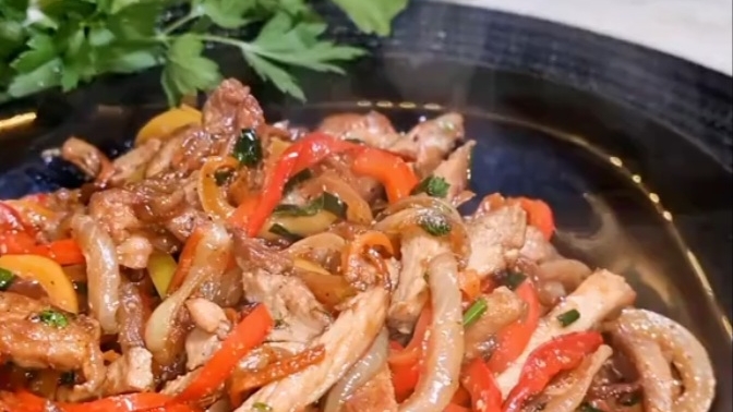 МЯСКО С ОВОЩАМИ смотреть онлайн