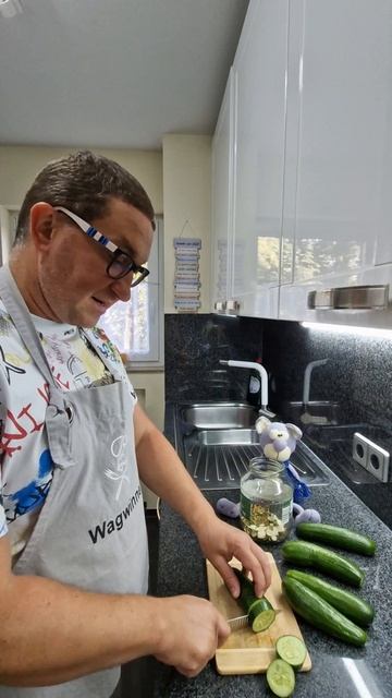 Малосольные Огурчики на Газировке Минералке Просто Вкуснотища #огурцы #рецепт #лето смотреть онлайн