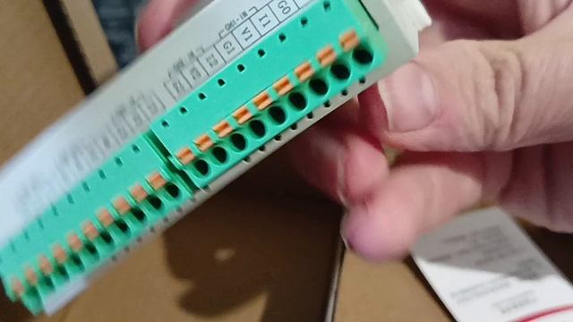 Распаковка ПЛК JUNCAUTO JNCM-32T8-EC и модулей расширения смотреть онлайн
