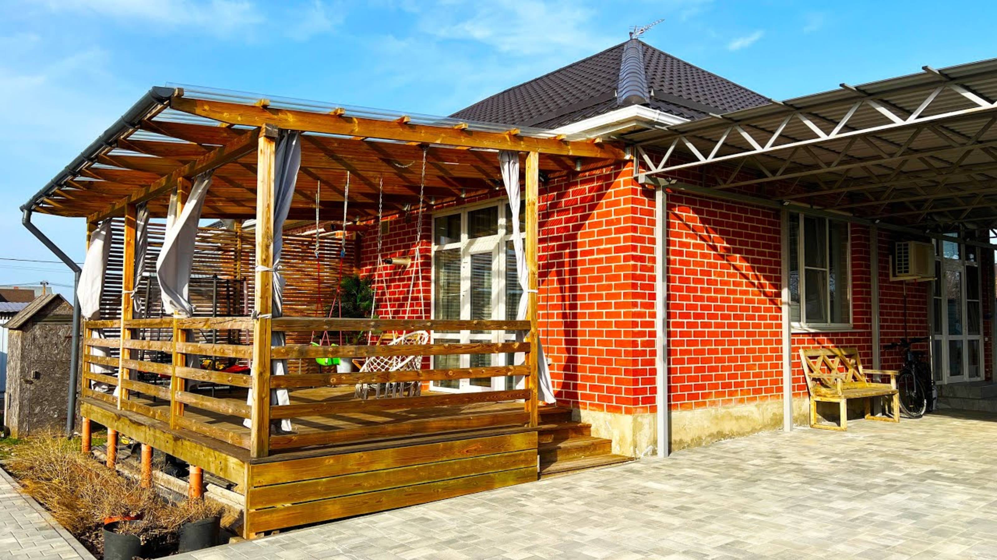 Уютный домик с плодоносящим садом и солнечной террасой смотреть онлайн