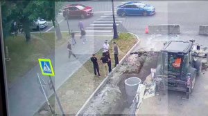 20_40_04Видео момента нападения с ножом на сотрудника ГАИ в Нальчике